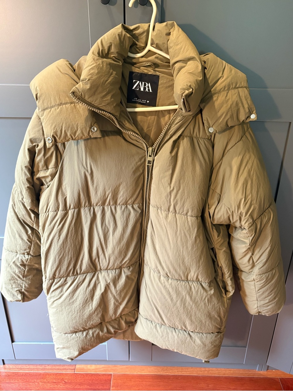ZARA Olive Puffer Jacket with High Collar and Hood